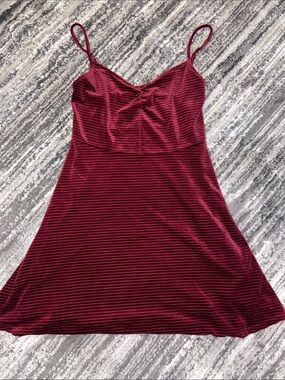 Mudd burgundy, wine, juniors size large sheath dress velour